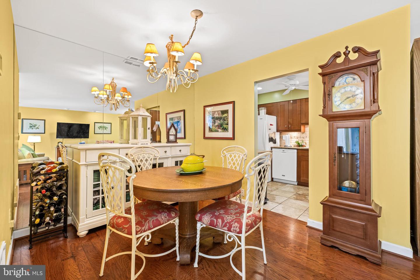 18 Stone Manor Ct Property Photo 6