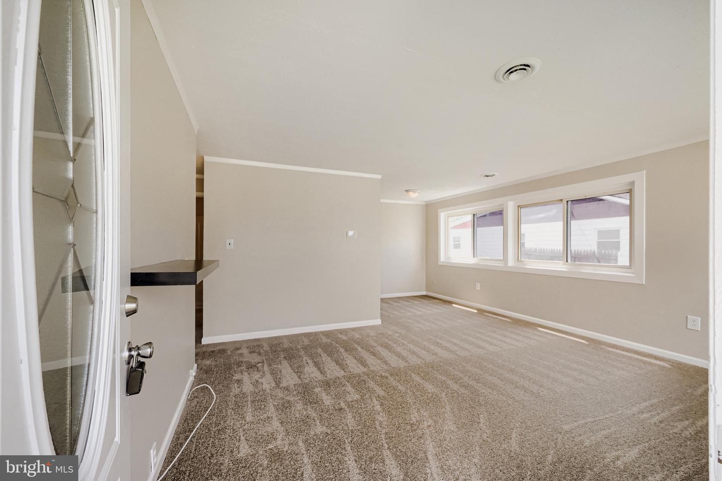 13 Glider Dr Property Photo 3