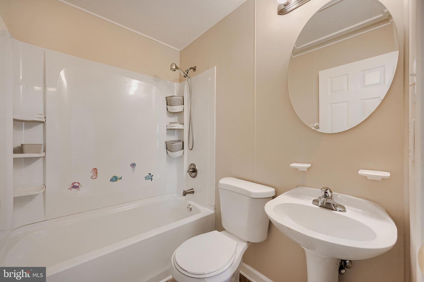 13 Glider Dr Property Photo 15