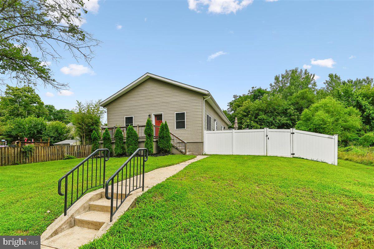 4316 Spencer St Property Photo 1