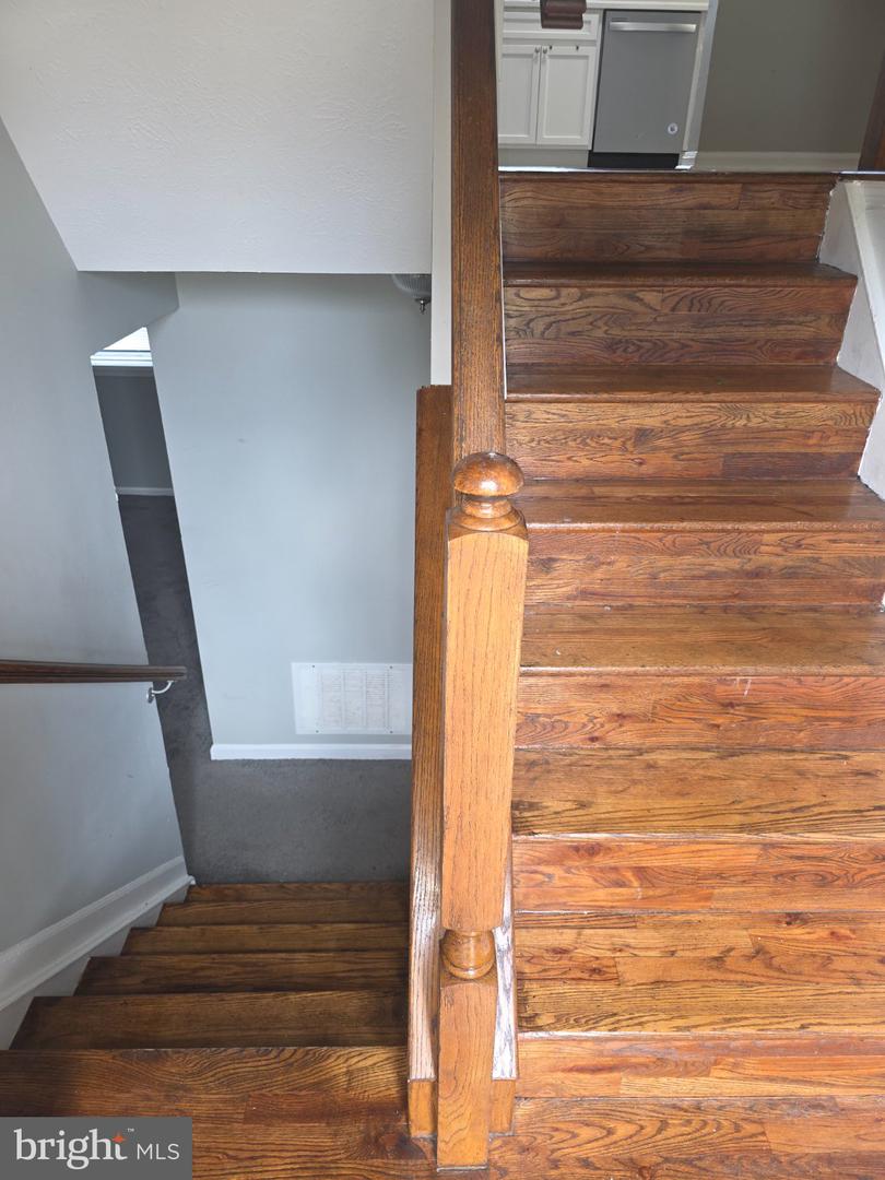 8136 Milford Garden Dr Property Photo 3