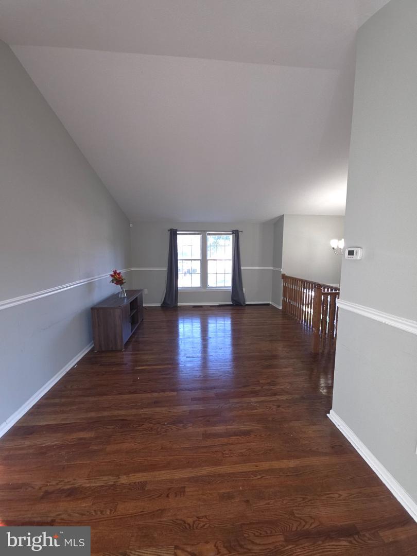 8136 Milford Garden Dr Property Photo 6