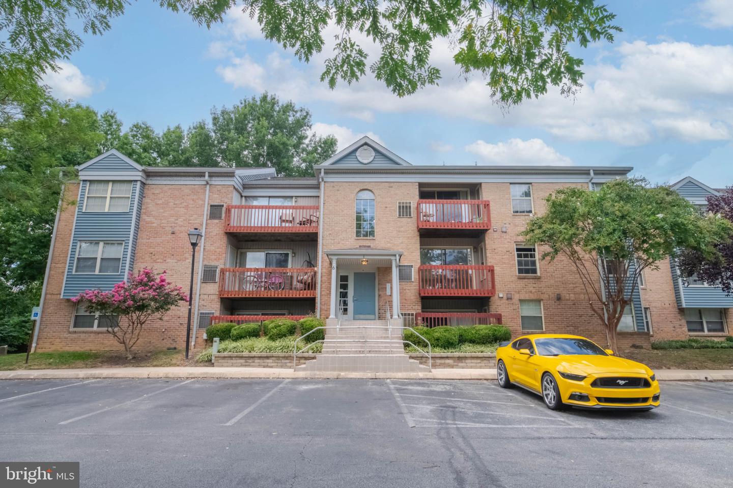 6 CEDAR VALLEY PL #204 Property Photo 1