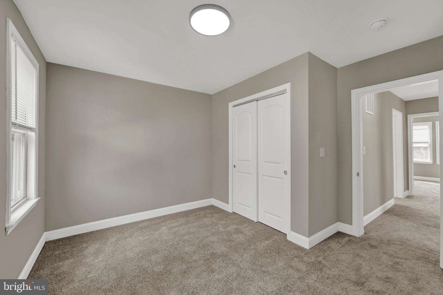7904 Roseland Ave Property Photo 17