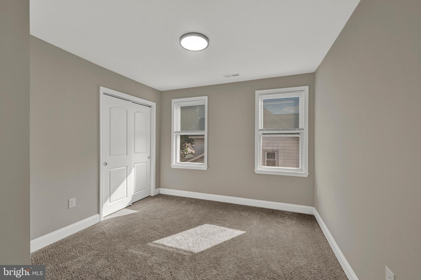 7904 Roseland Ave Property Photo 20
