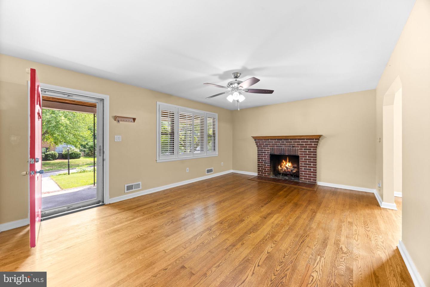 567 Brook Rd Property Photo 6