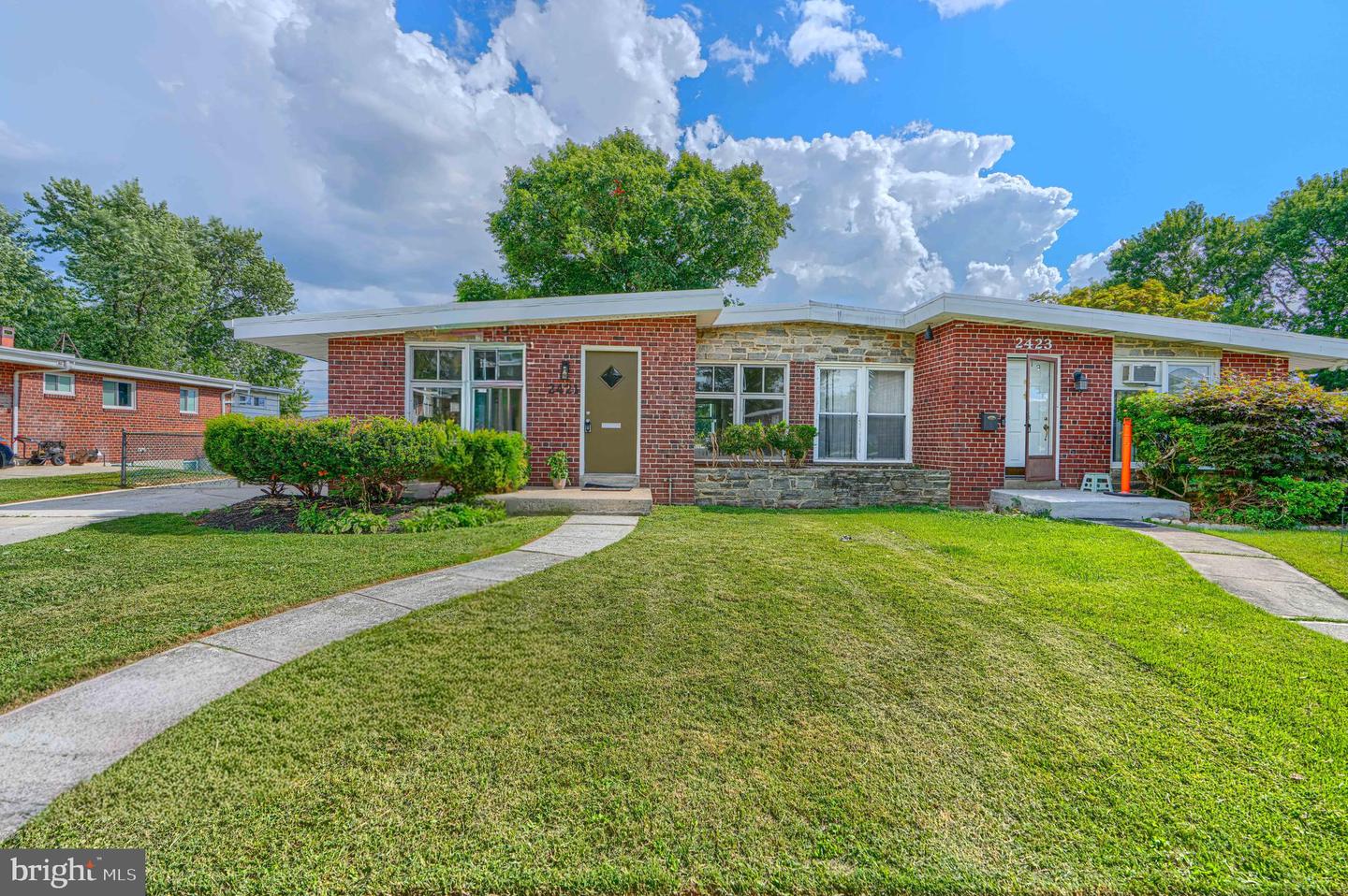 2421 Forest Green Rd Property Photo 1