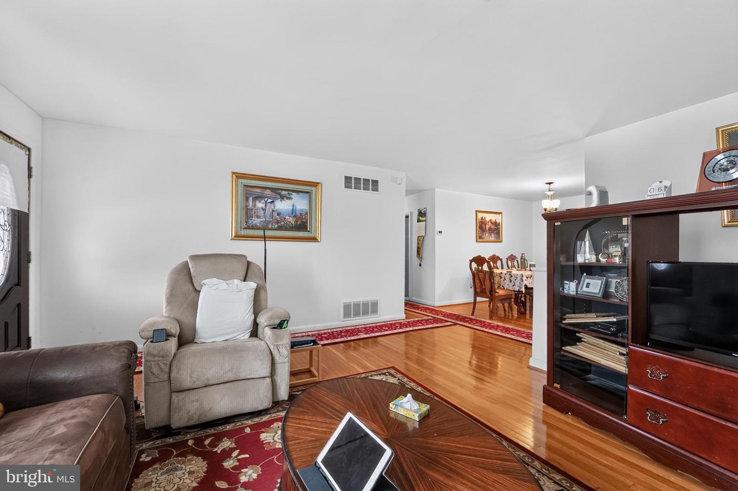 1223 Black Friars Property Photo 9
