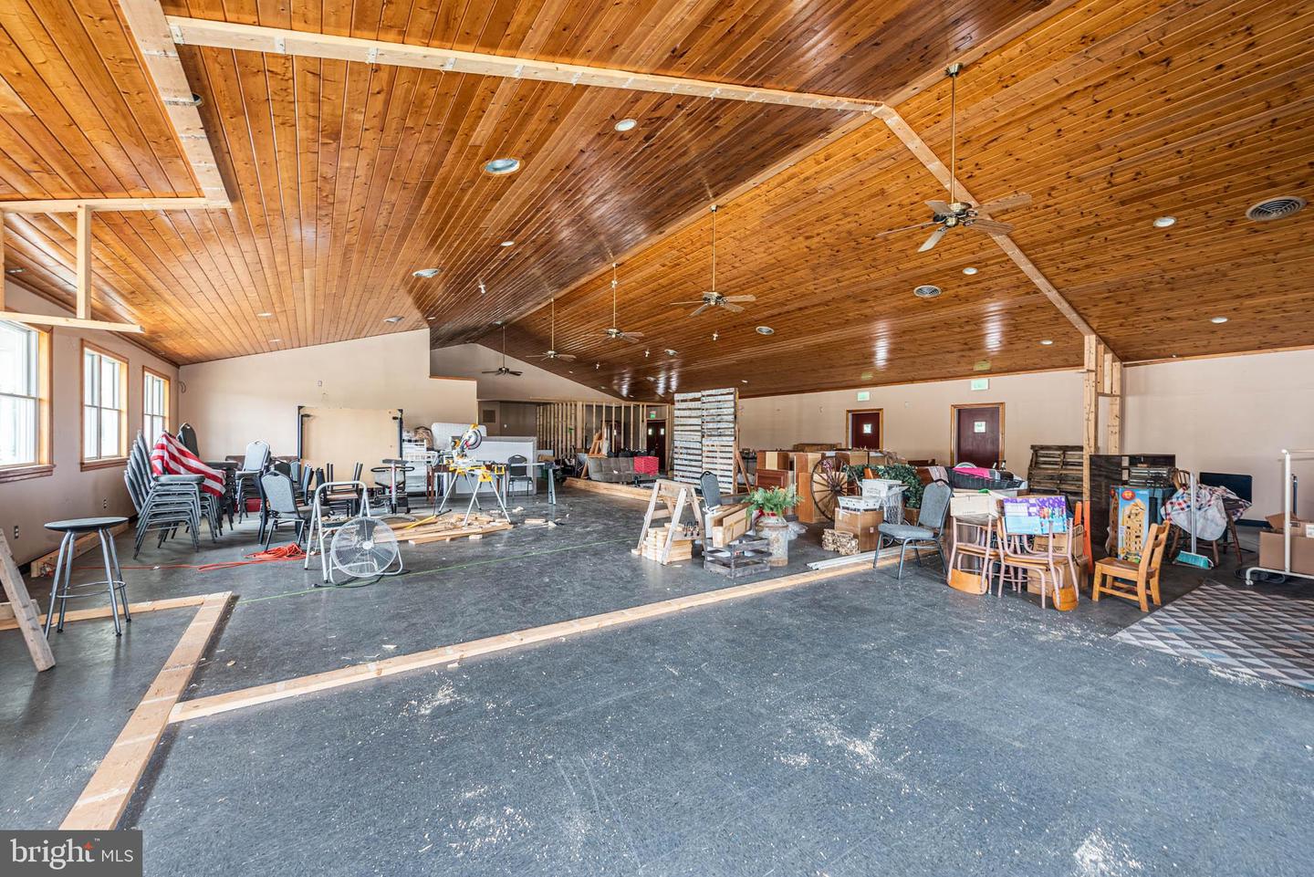 19220 Property Photo 9
