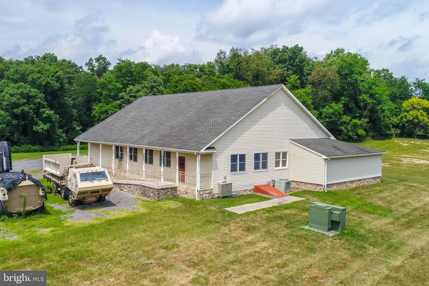 19220 Property Photo 19