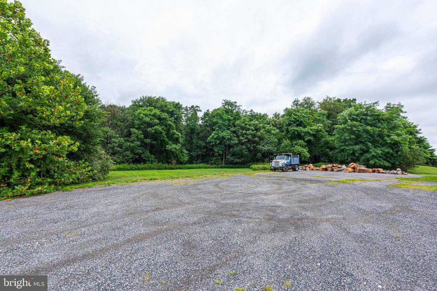 19220 Property Photo 20