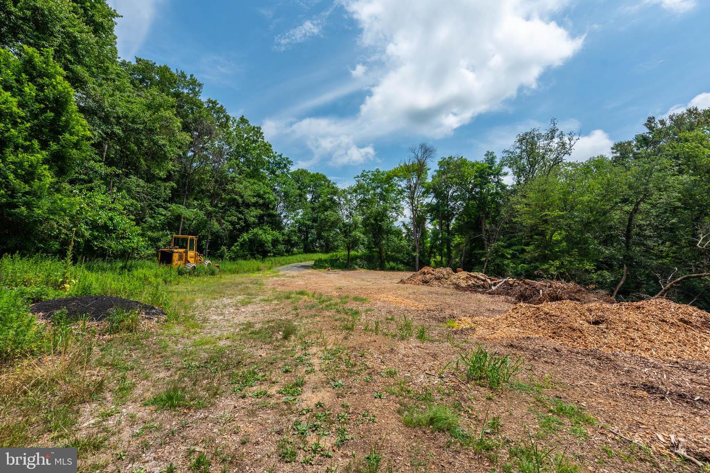 19220 Property Photo 25