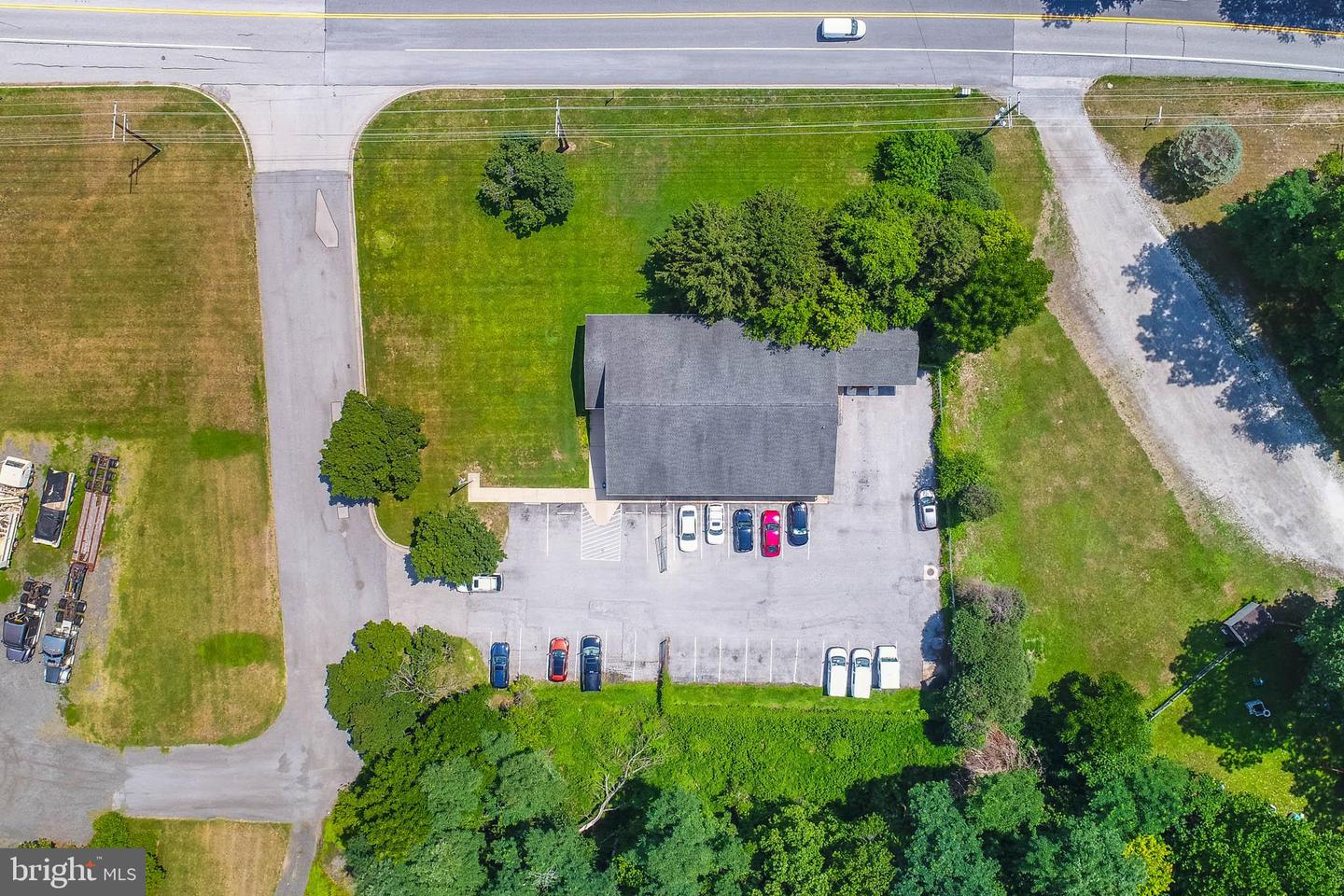 19220 Property Photo 34