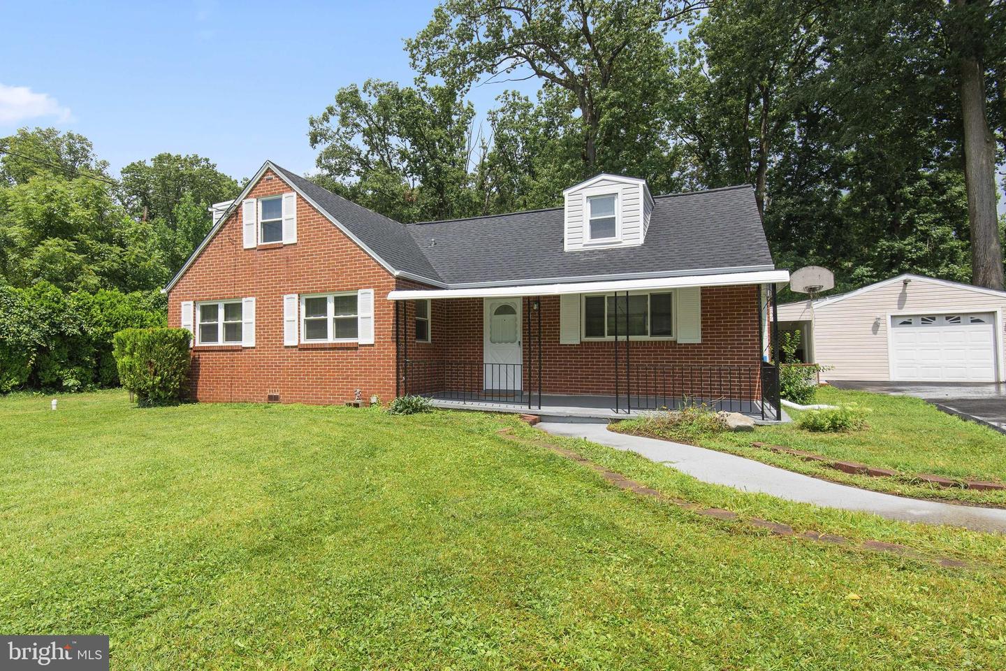 1404 Spring Ave Property Photo 3