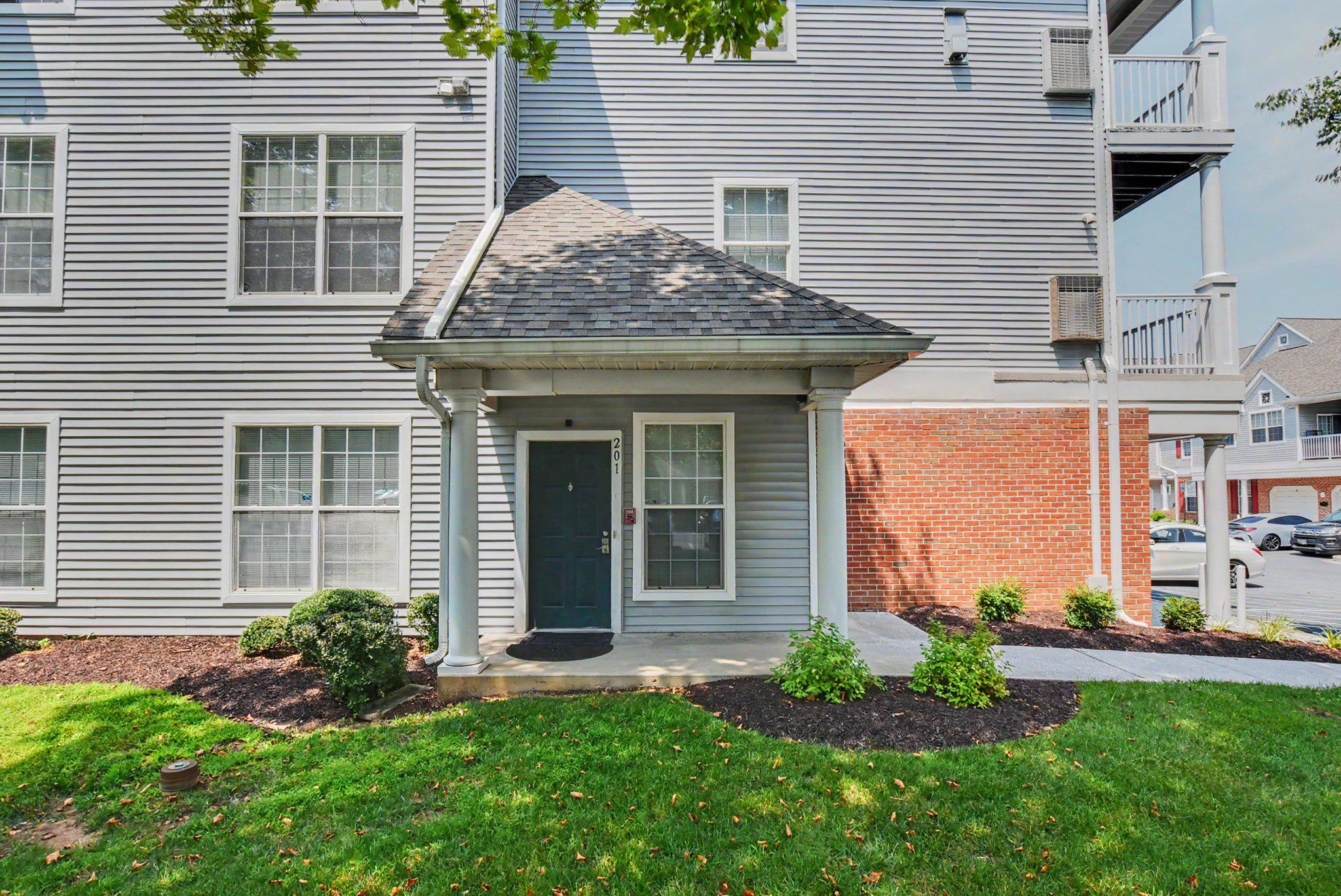 5003 Hollington Dr #201 Property Photo 2