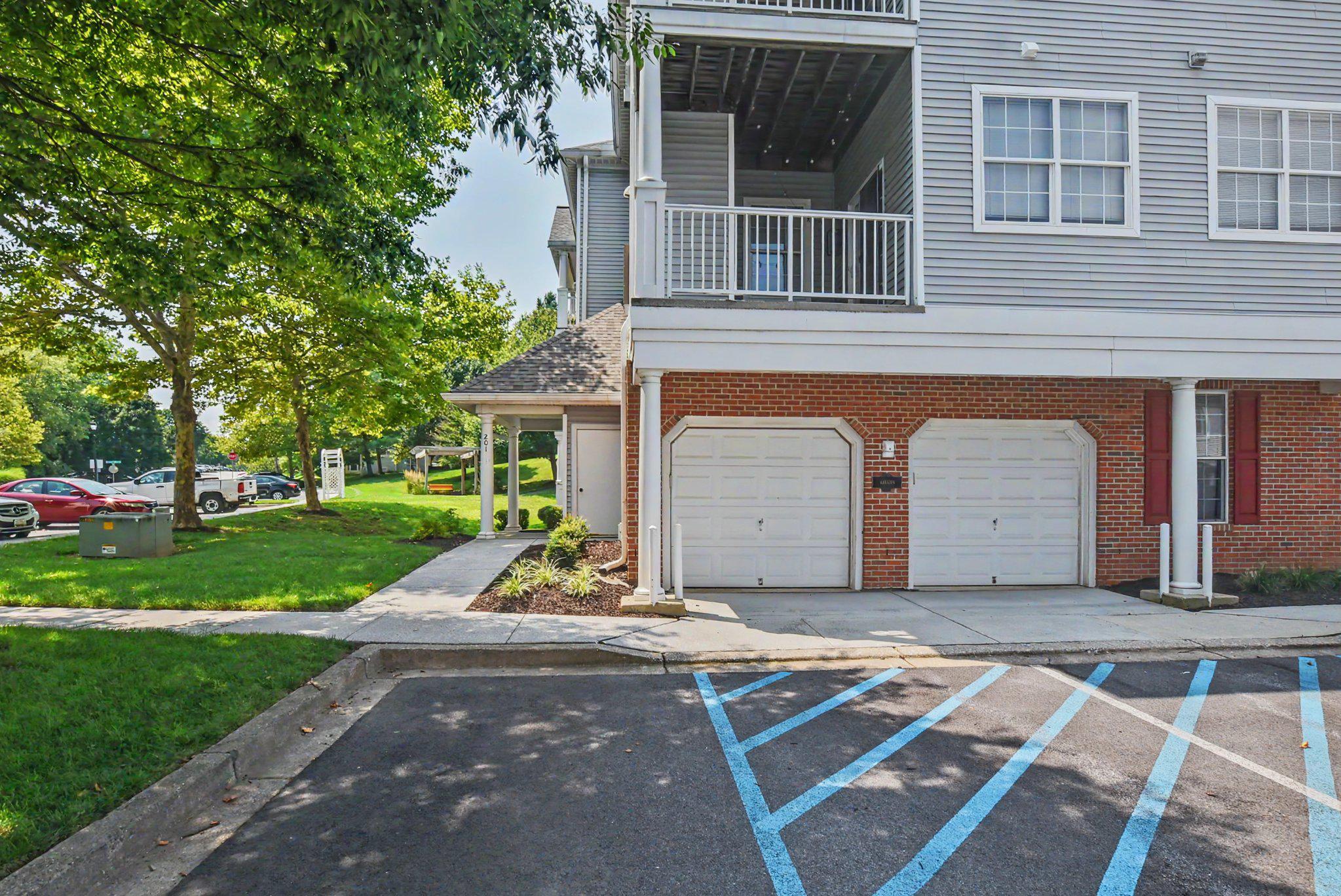 5003 Hollington Dr #201 Property Photo 3