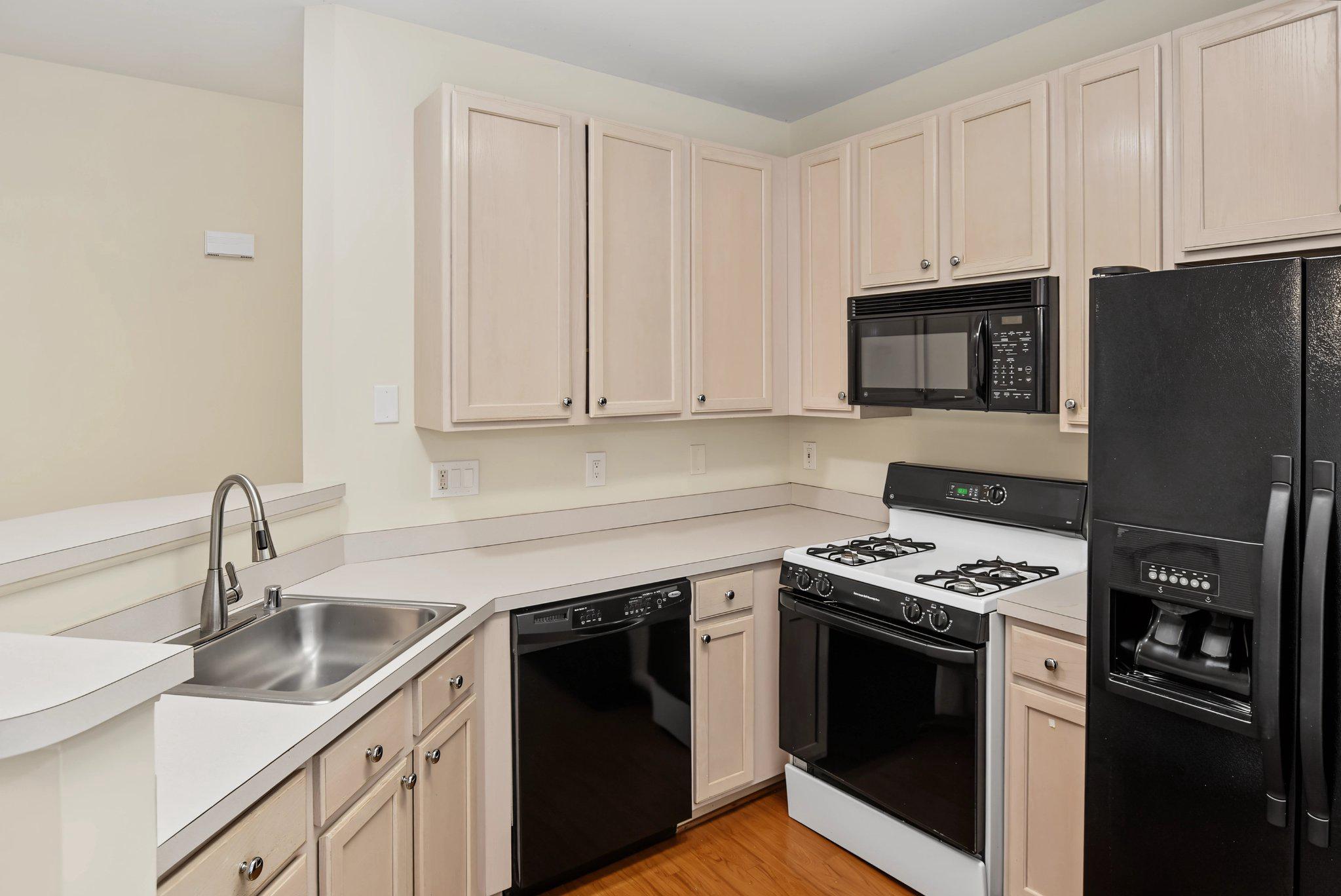 5003 Hollington Dr #201 Property Photo 17