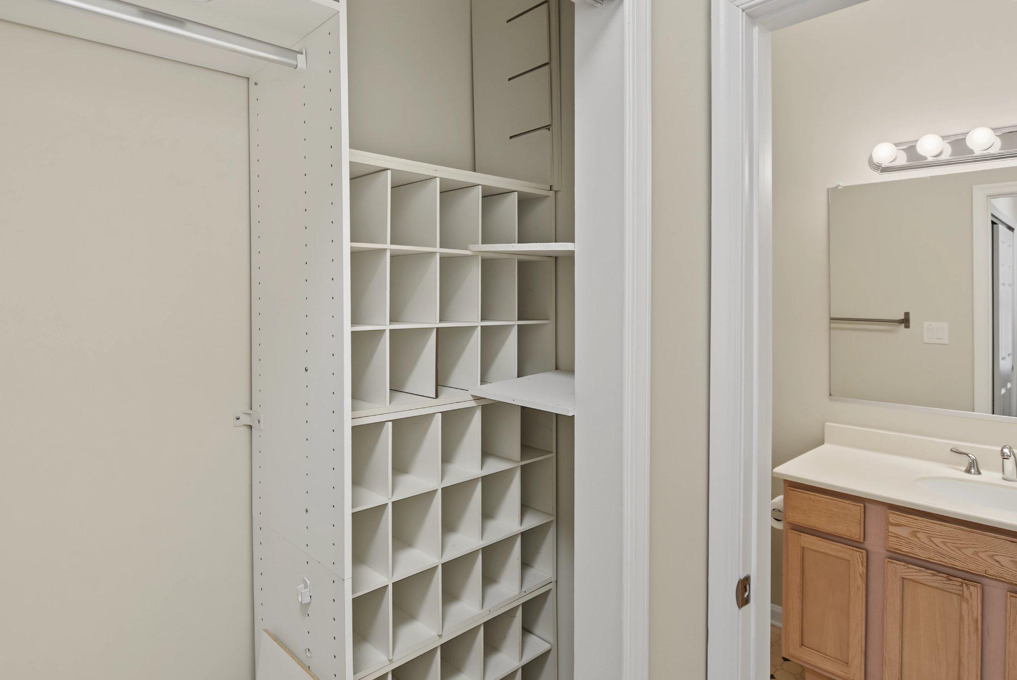 5003 Hollington Dr #201 Property Photo 30