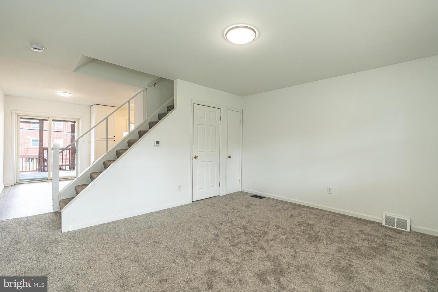 8032 Gray Haven Rd Property Photo 4