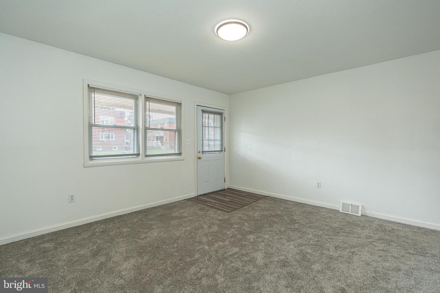 8032 Gray Haven Rd Property Photo 5