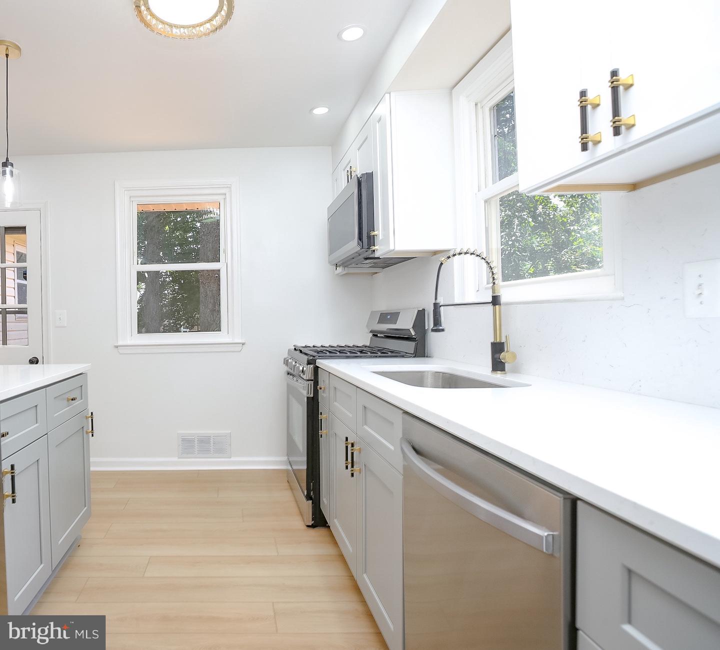 3661 Clifmar Rd Property Photo 1