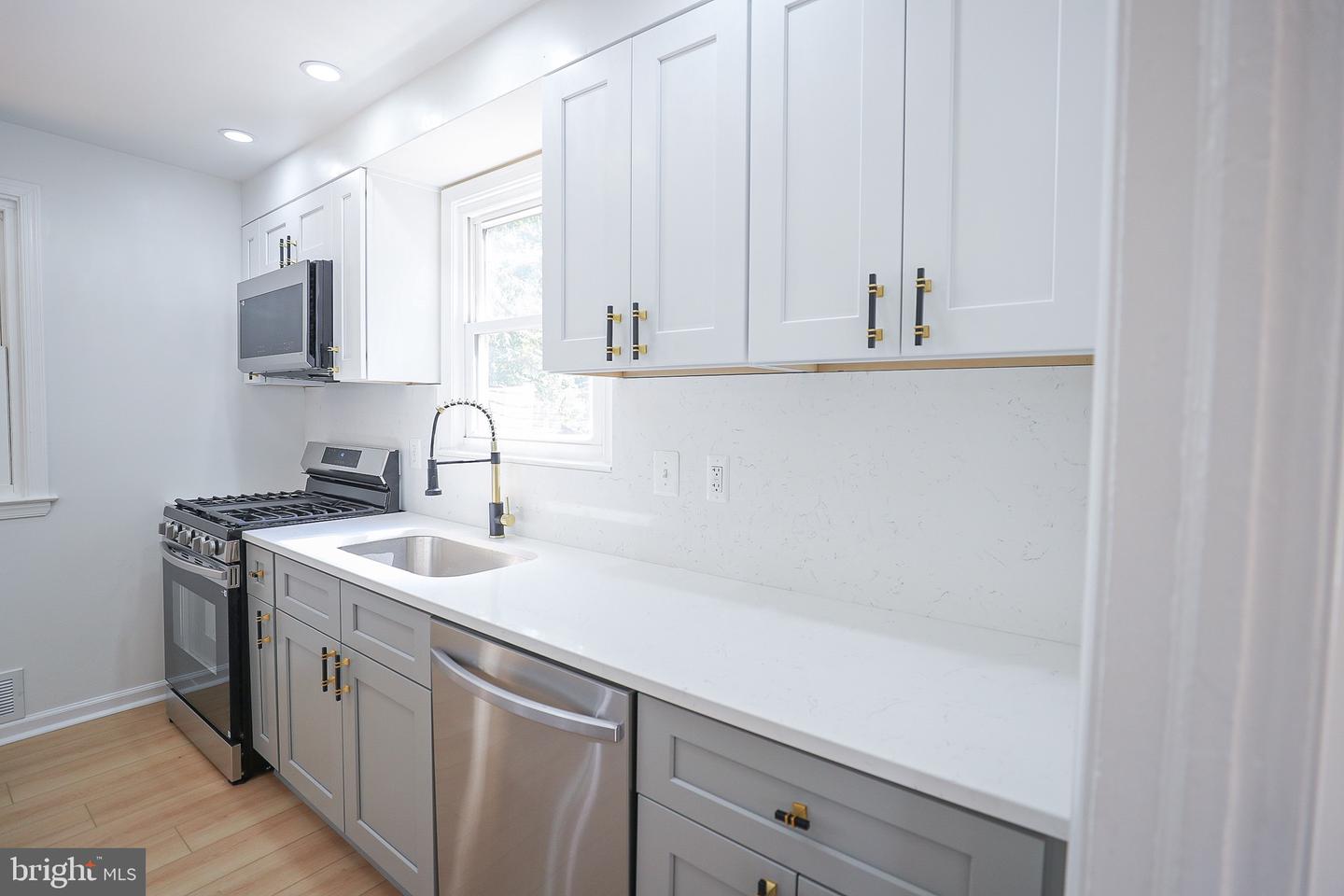 3661 Clifmar Rd Property Photo 6