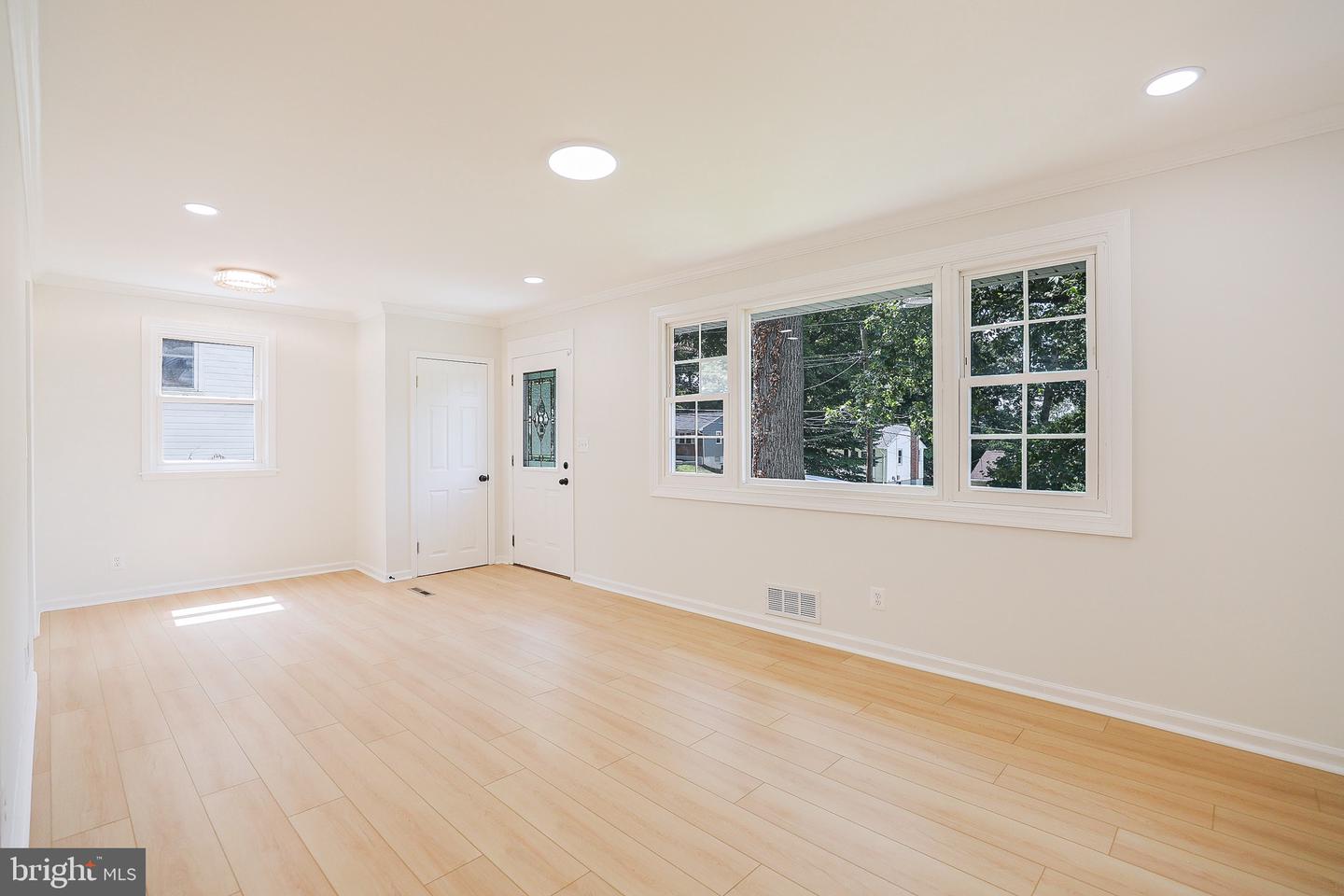 3661 Clifmar Rd Property Photo 10
