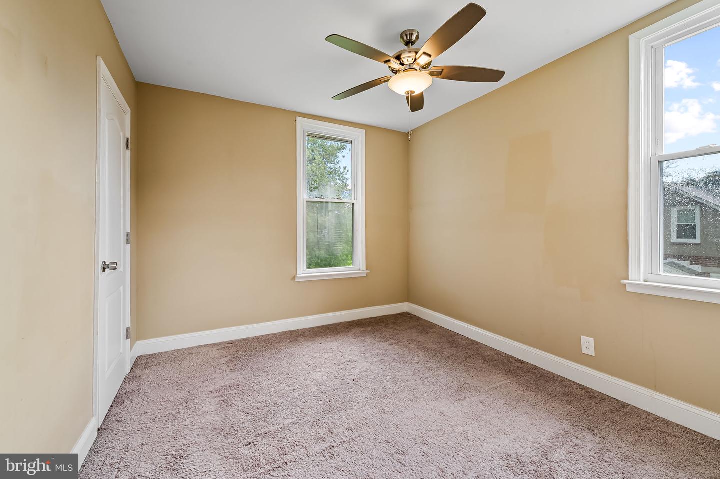 29 Henry Ave Property Photo 16
