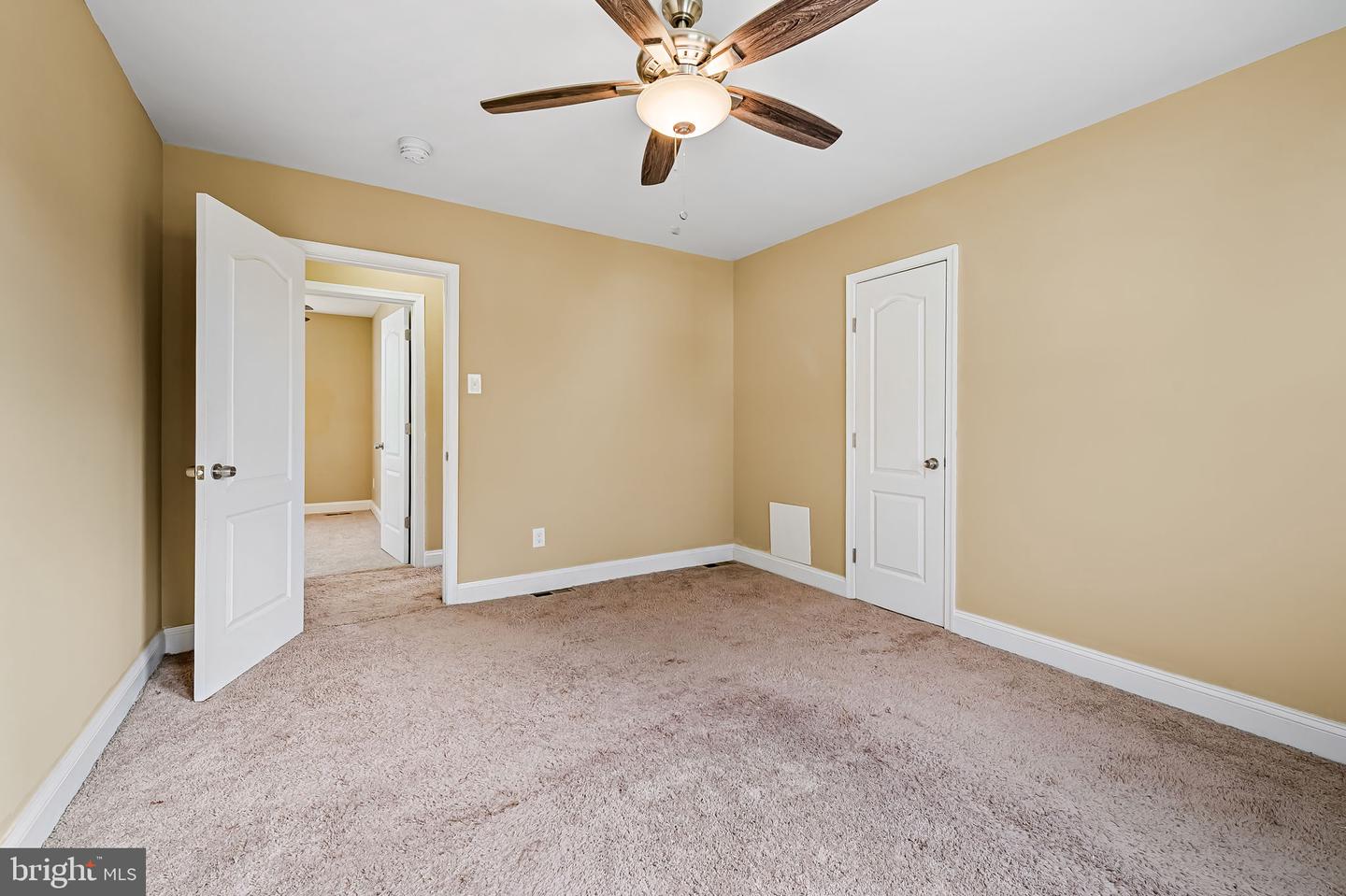 29 Henry Ave Property Photo 17
