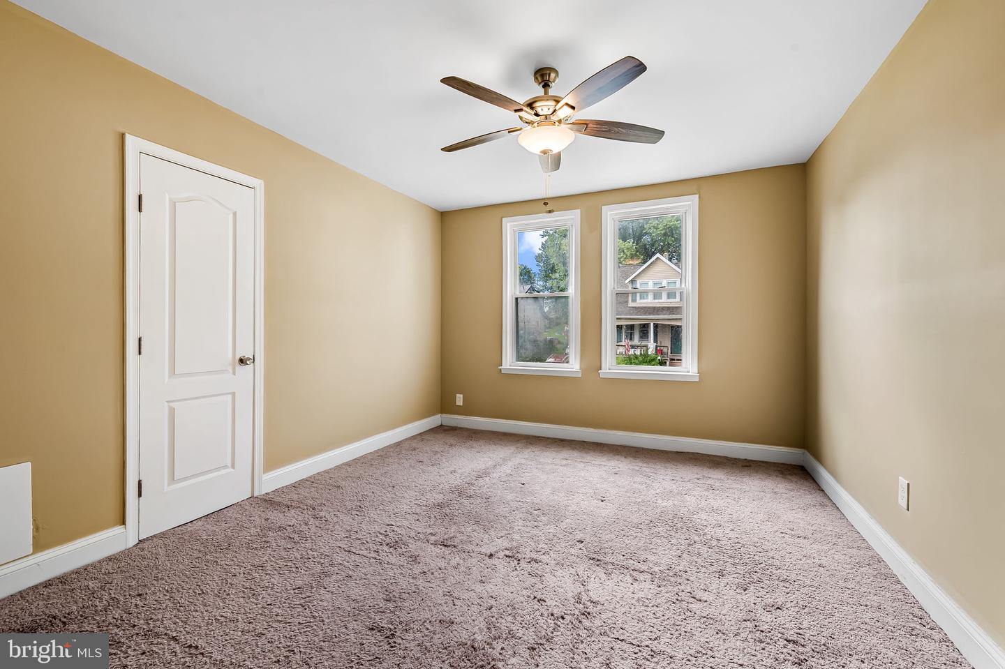 29 Henry Ave Property Photo 18