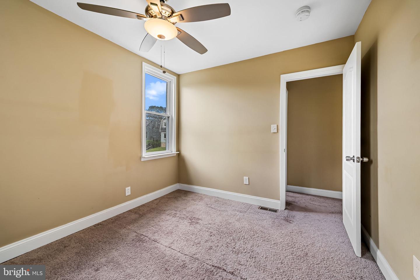 29 Henry Ave Property Photo 19