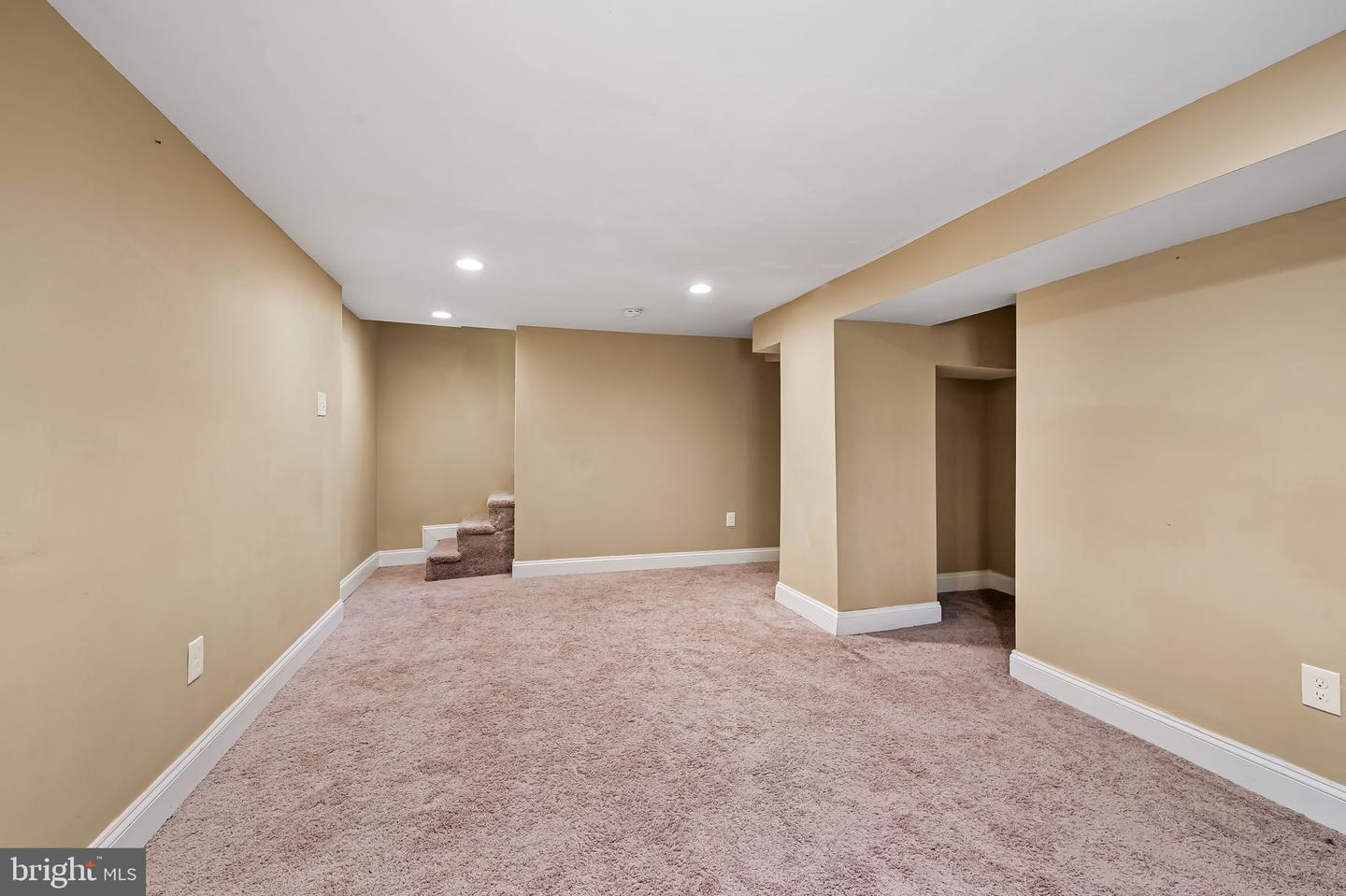 29 Henry Ave Property Photo 21
