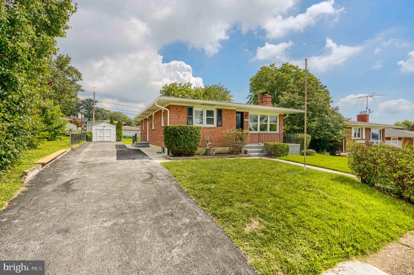 1225 Berkwood Rd Property Photo 4