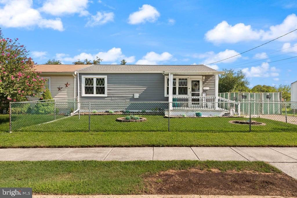 1853 Marshall Rd Property Photo 2