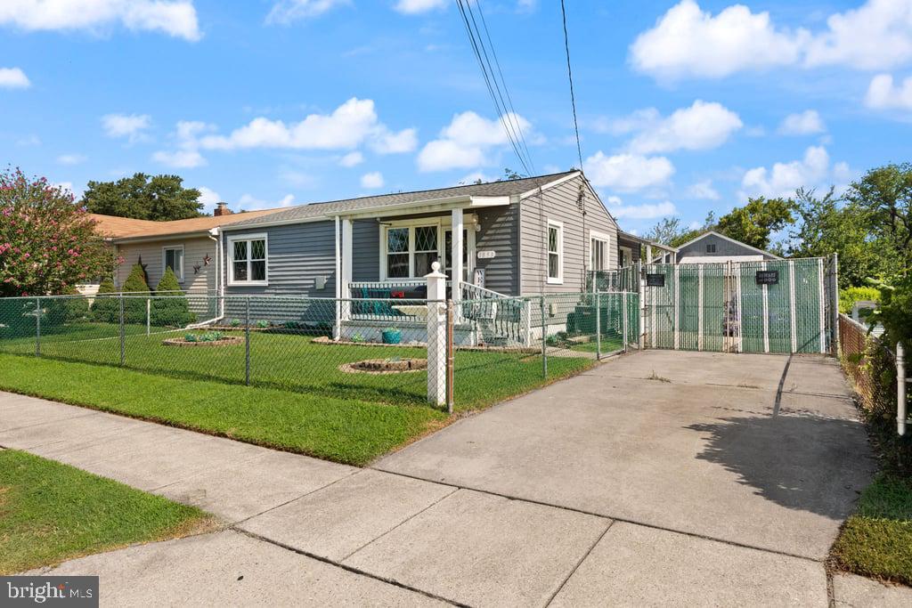1853 Marshall Rd Property Photo 3