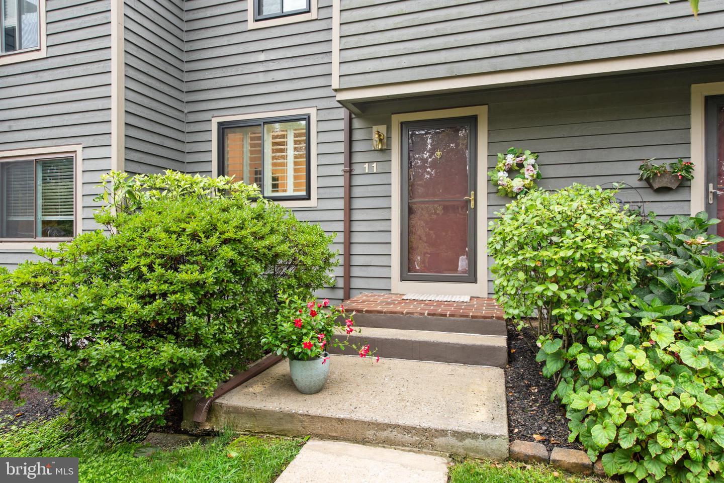 11 STONERIDGE