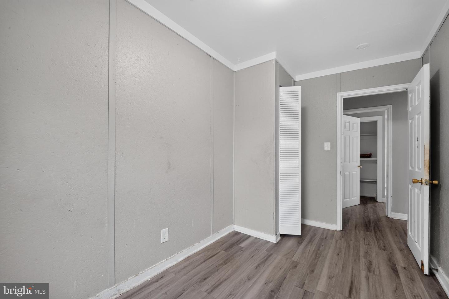 2964 Cornwall Rd Property Photo 23
