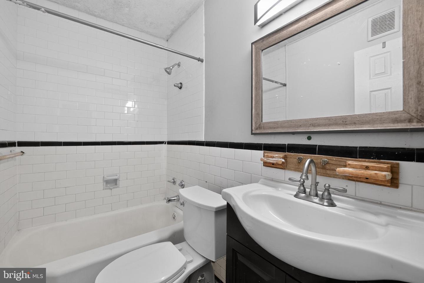 2964 Cornwall Rd Property Photo 25