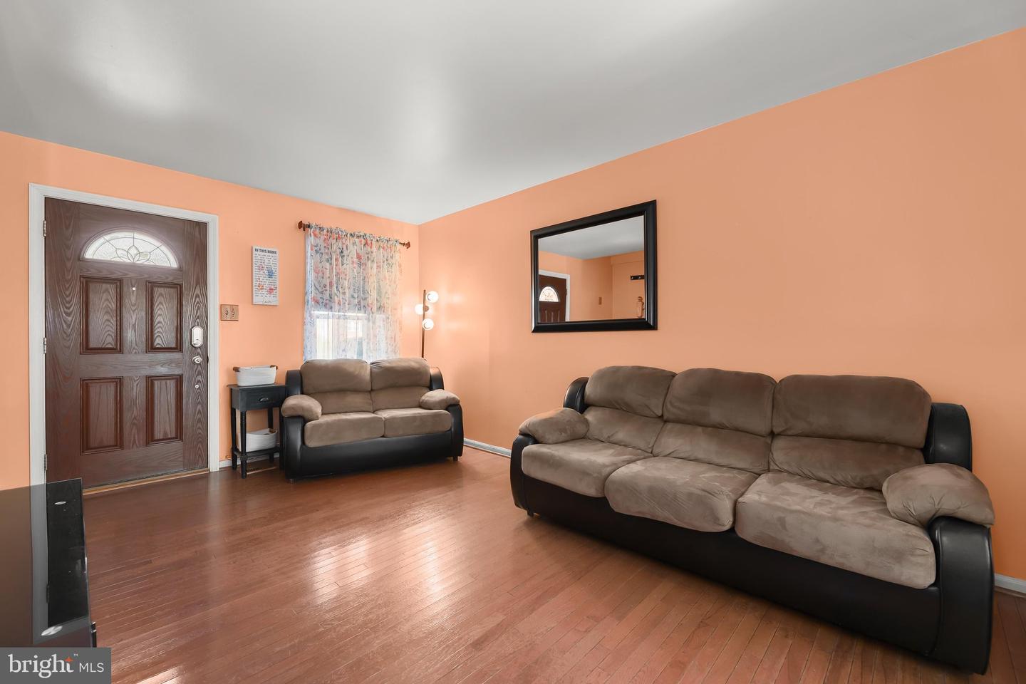 605 Glynock Pl Property Photo 2