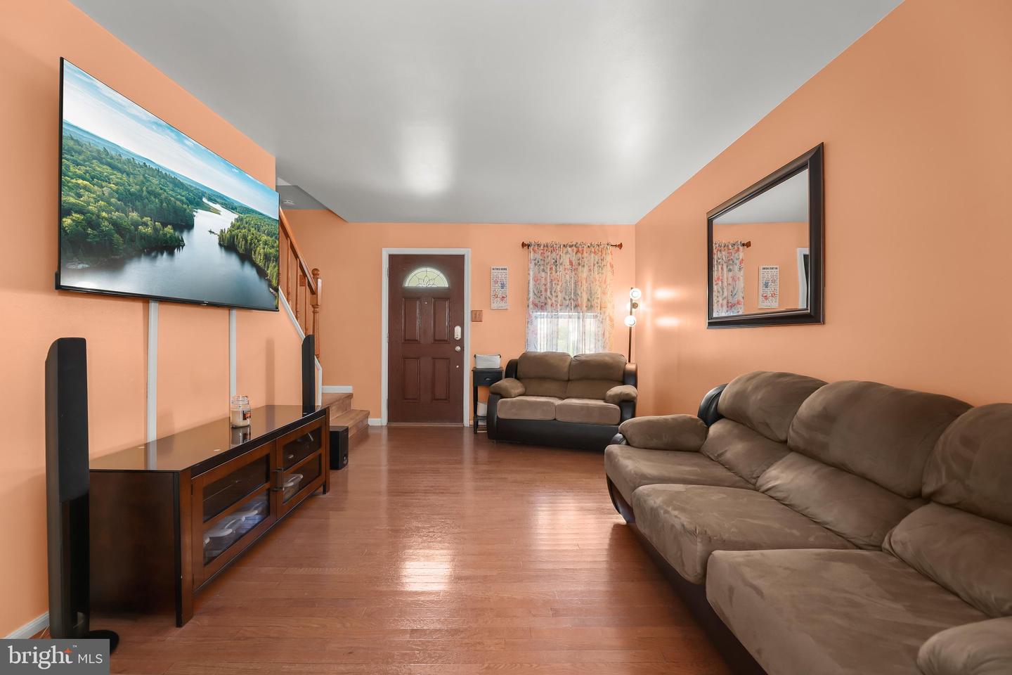 605 Glynock Pl Property Photo 3