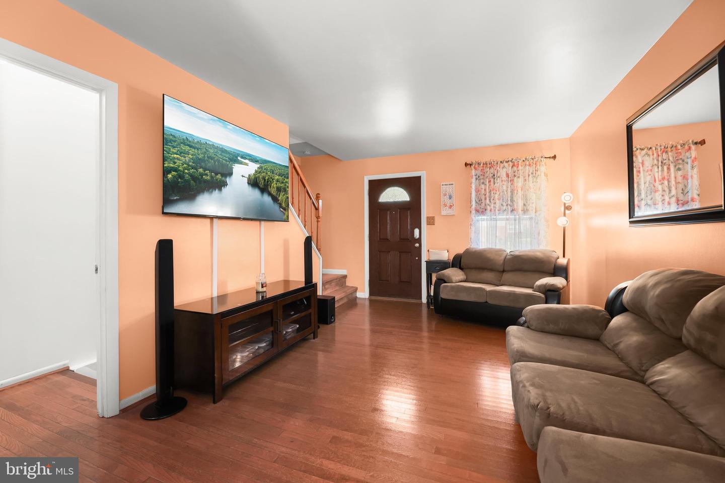 605 Glynock Pl Property Photo 4