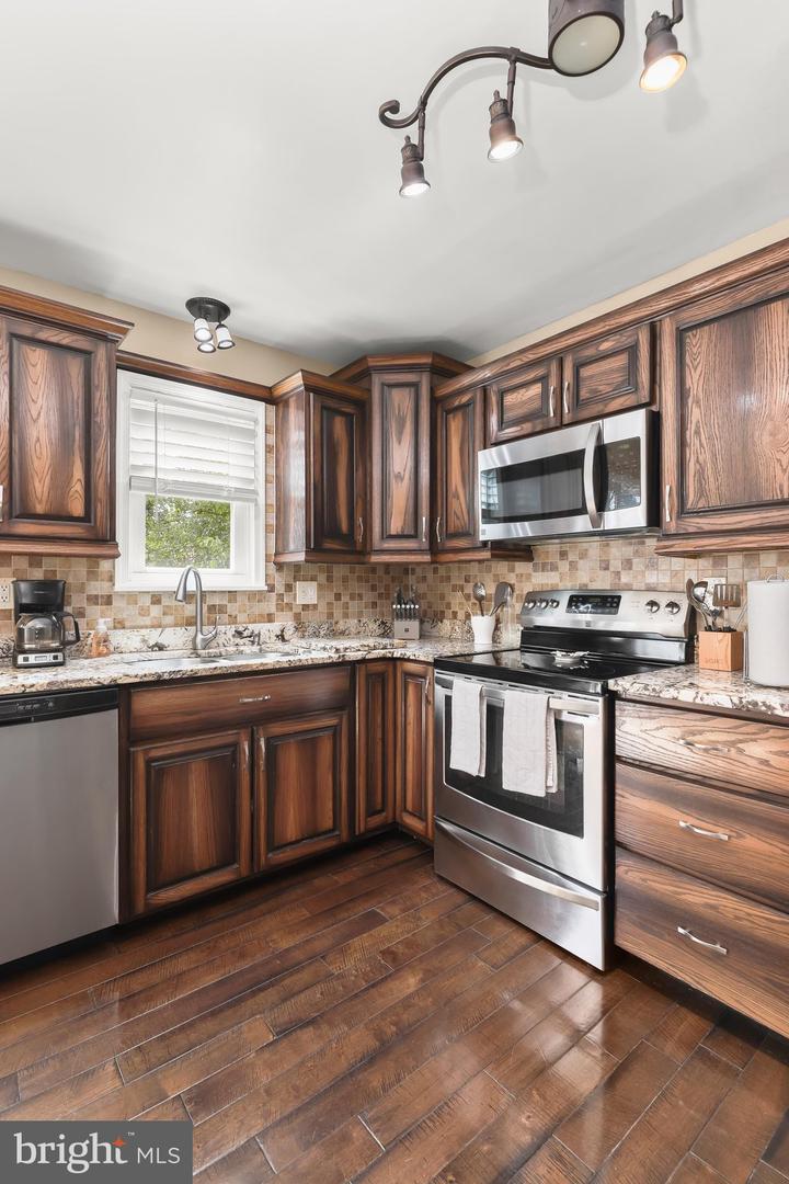 605 Glynock Pl Property Photo 12
