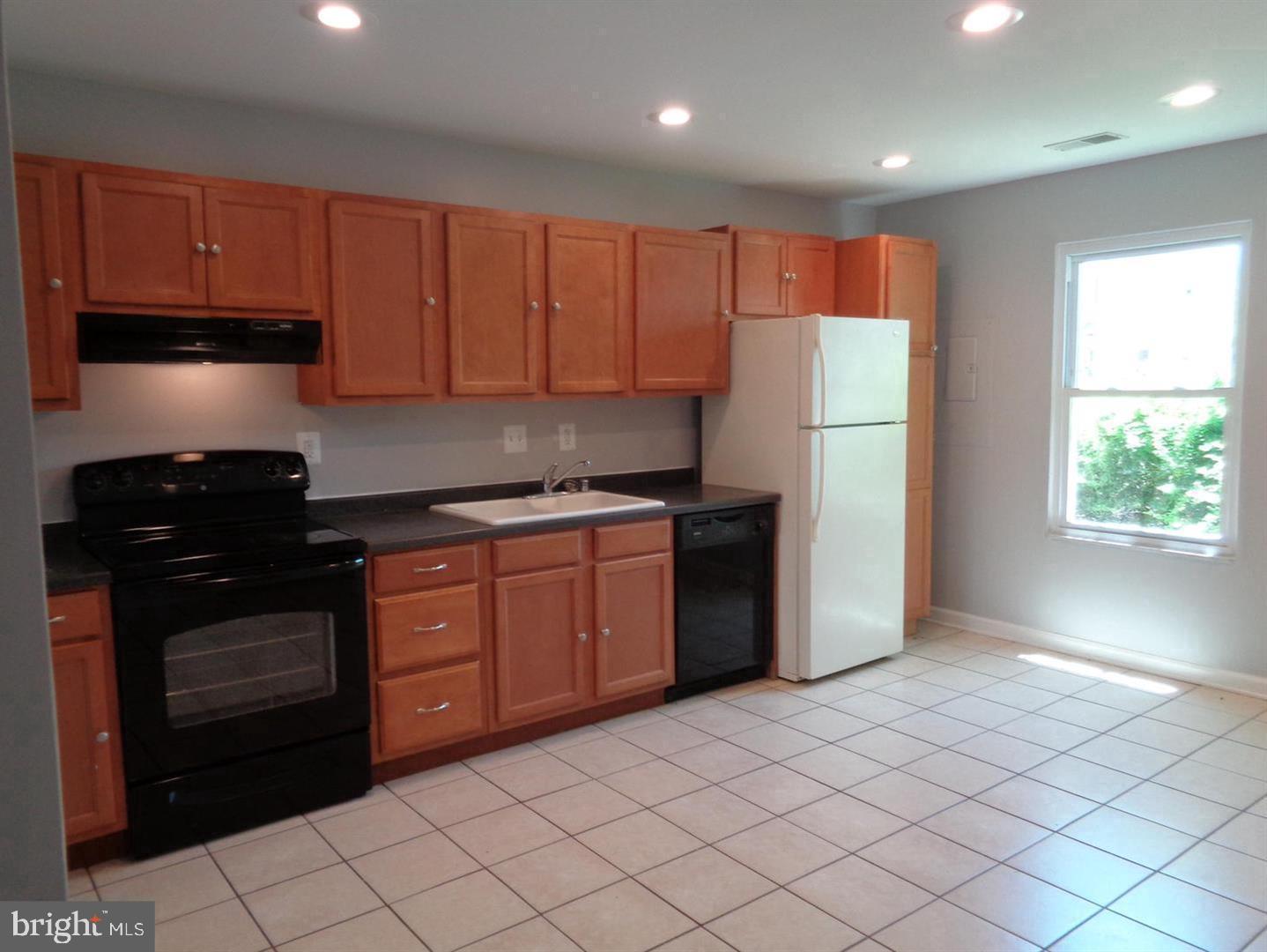 612 KITTENDALE CIR Property Photo 1