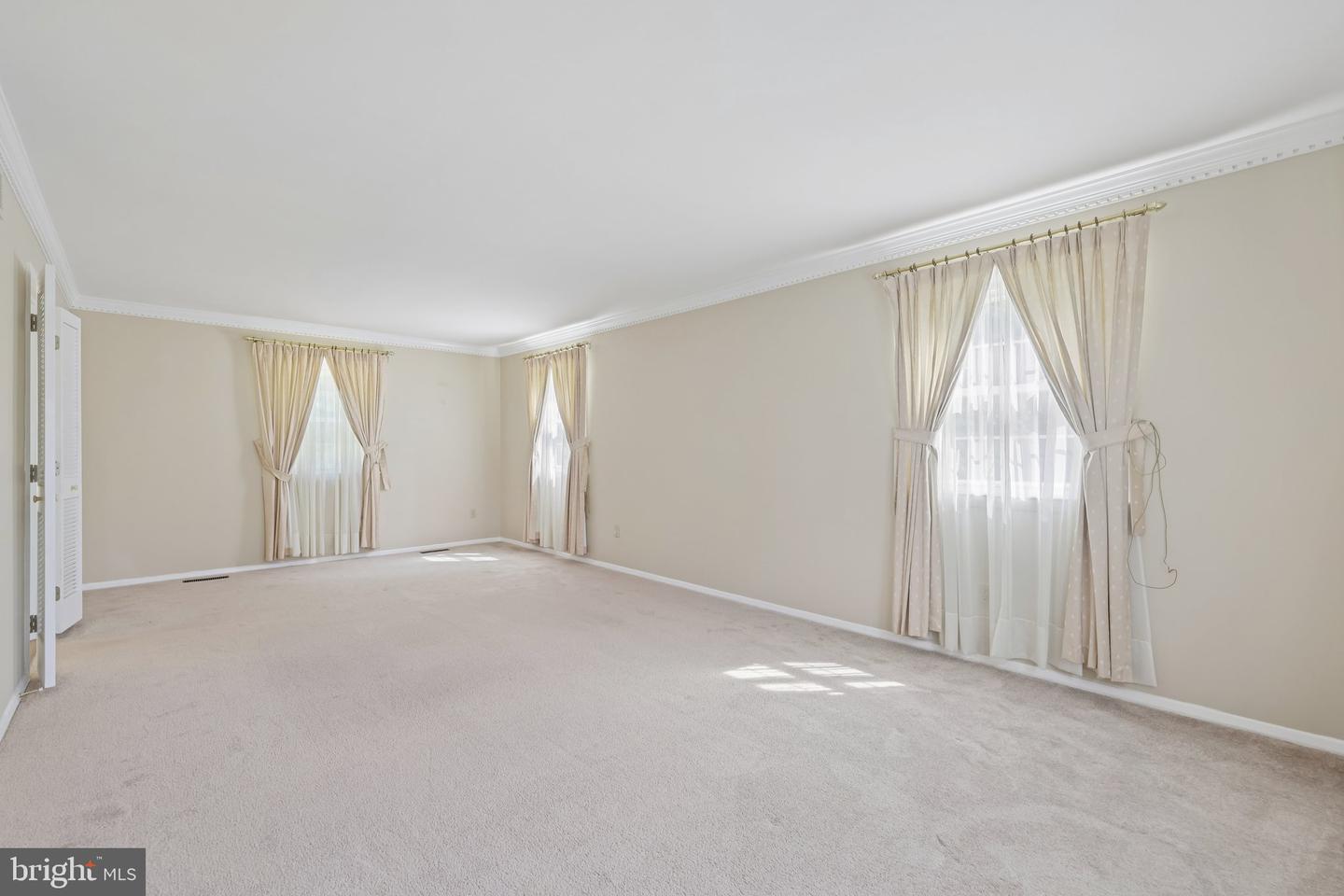 6 Edge Springs Ct Property Photo 6