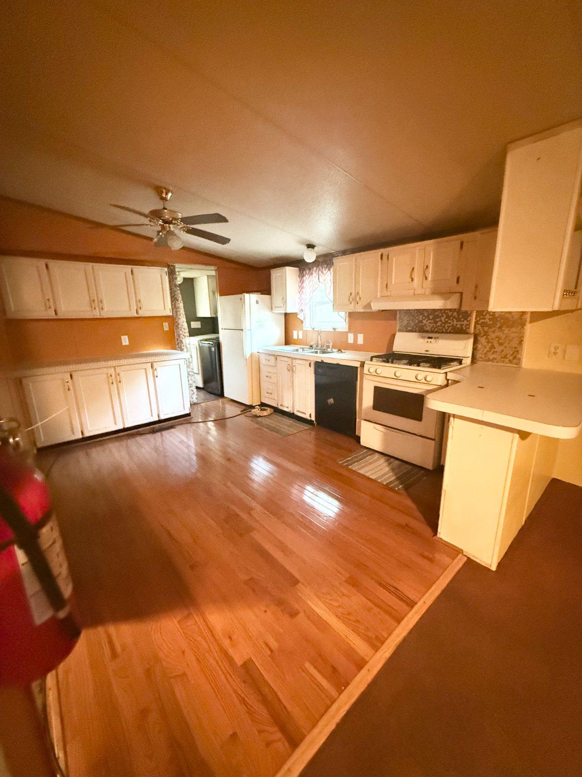 10600 Davis Ave #a10 Property Photo 7