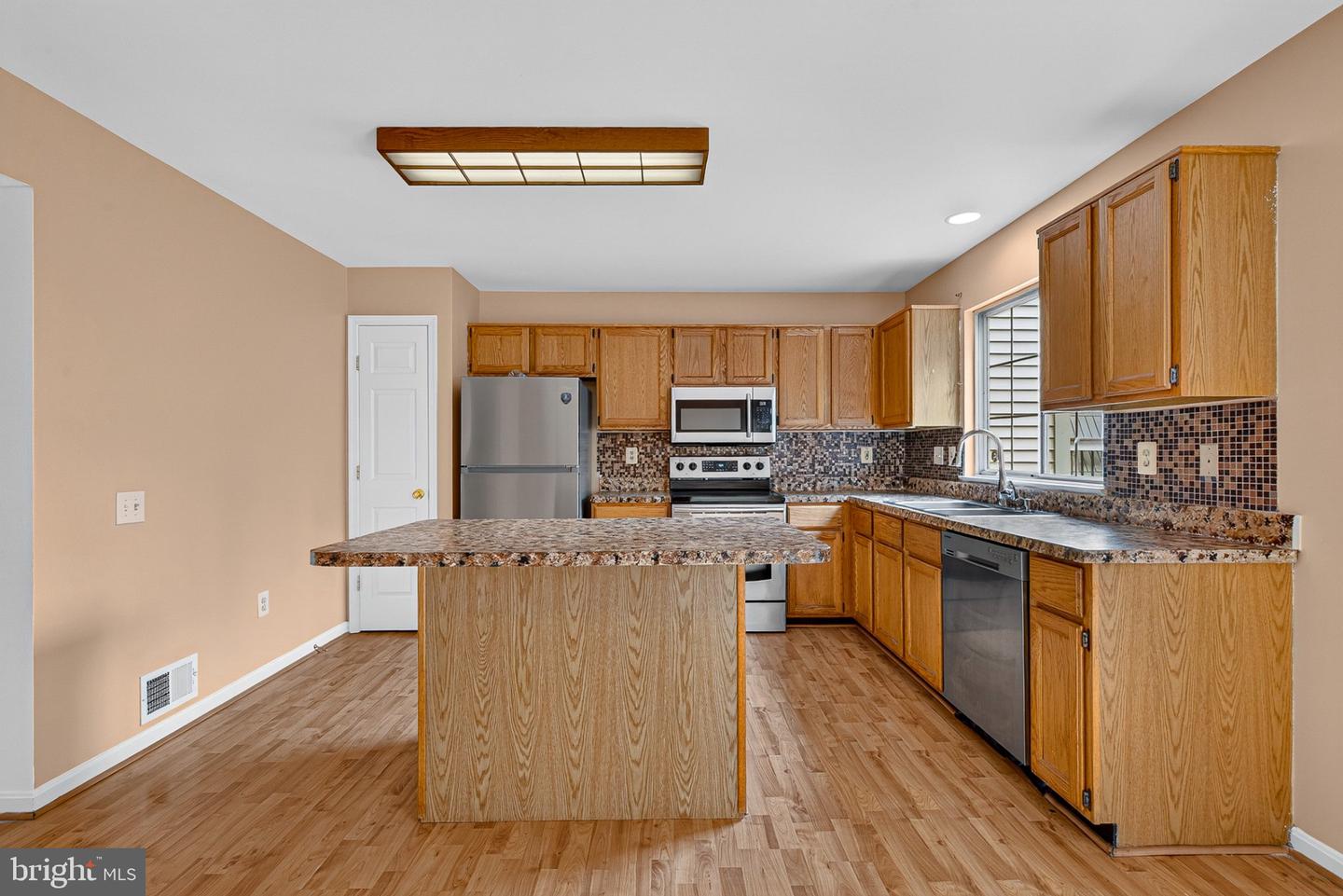 1119 Silentglade Rd Property Photo 10