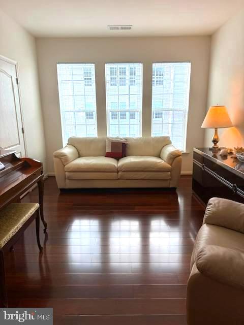 7401 Travertine Dr #302 Property Photo 7