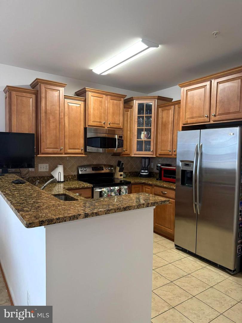 7401 Travertine Dr #302 Property Photo 12