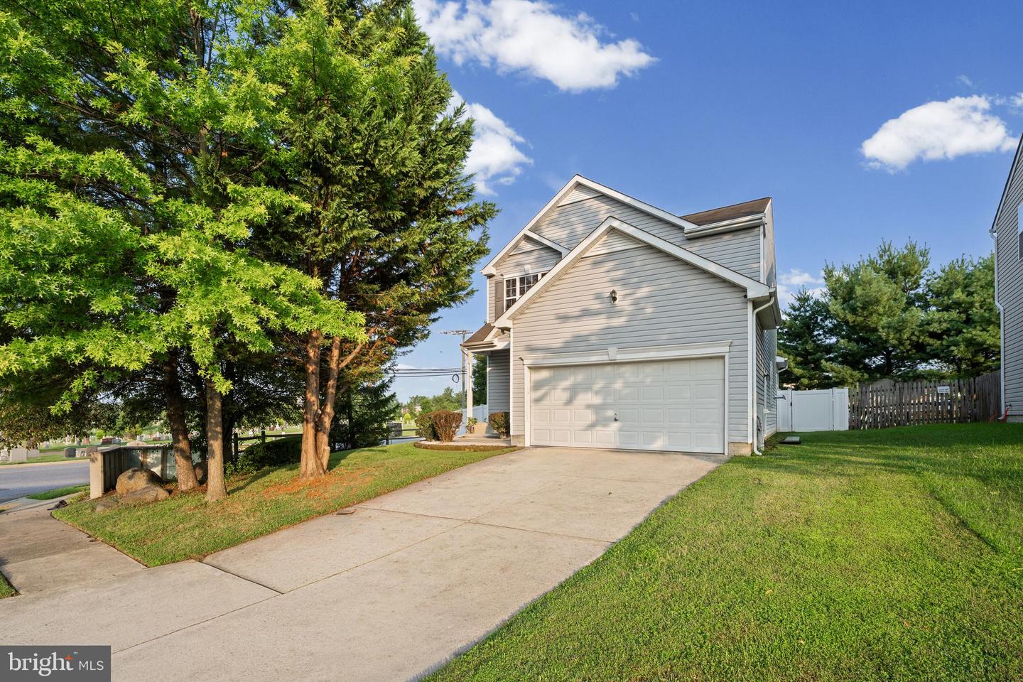 2094 Streamway Ct Property Photo 3