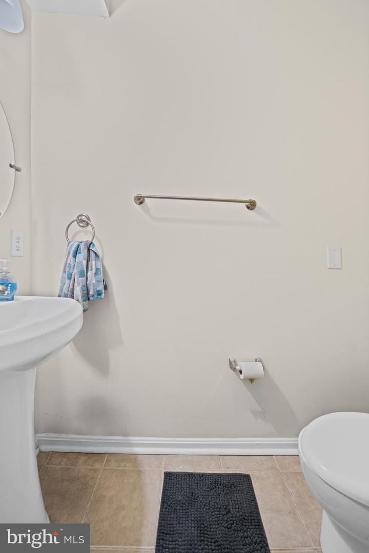 2094 Streamway Ct Property Photo 9